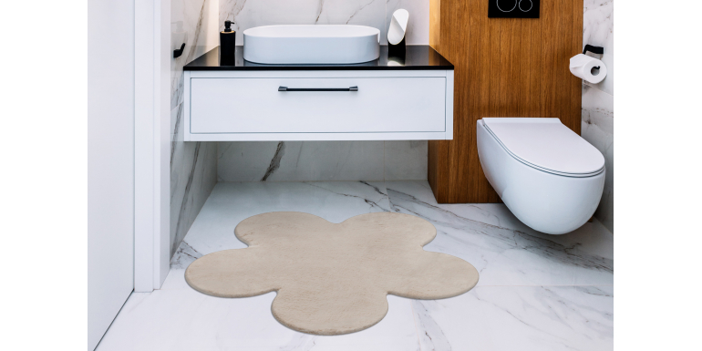 Der Teppich im Badezimmer - was ist zu wählen und wie pflegt man ihn?